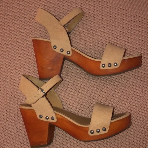 Lucky Brand Trisq Clog Sandal - Picture 2 of 5